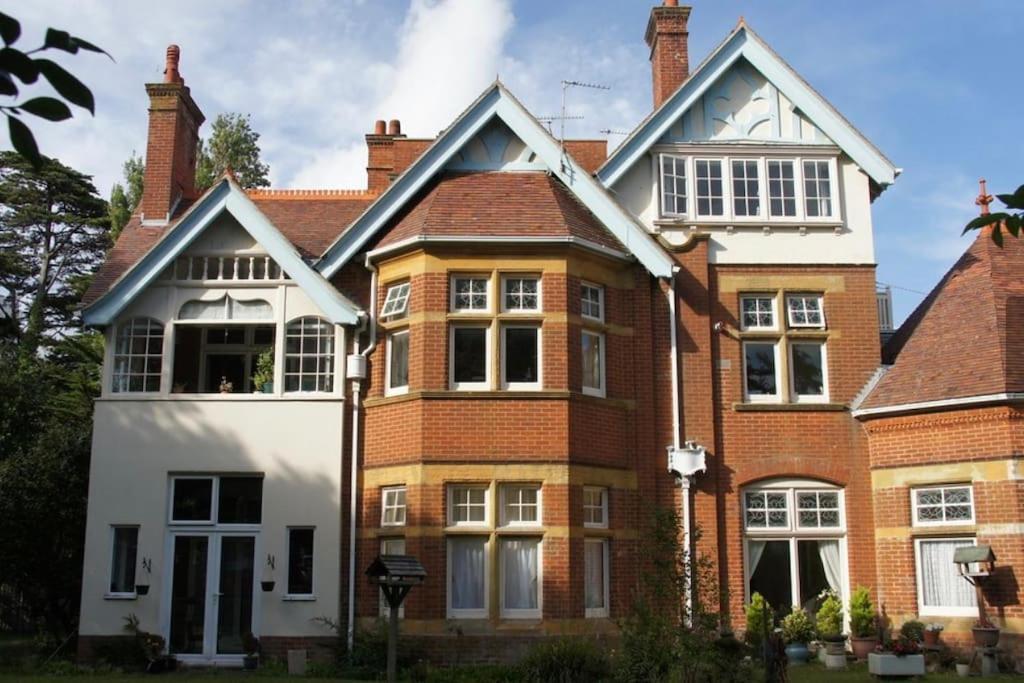The Retreat - Large Luxury Apartment, Two Mins From Beach Bournemouth Eksteriør bilde
