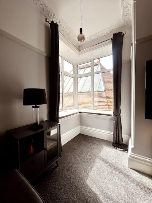 The Retreat - Large Luxury Apartment, Two Mins From Beach Bournemouth Eksteriør bilde